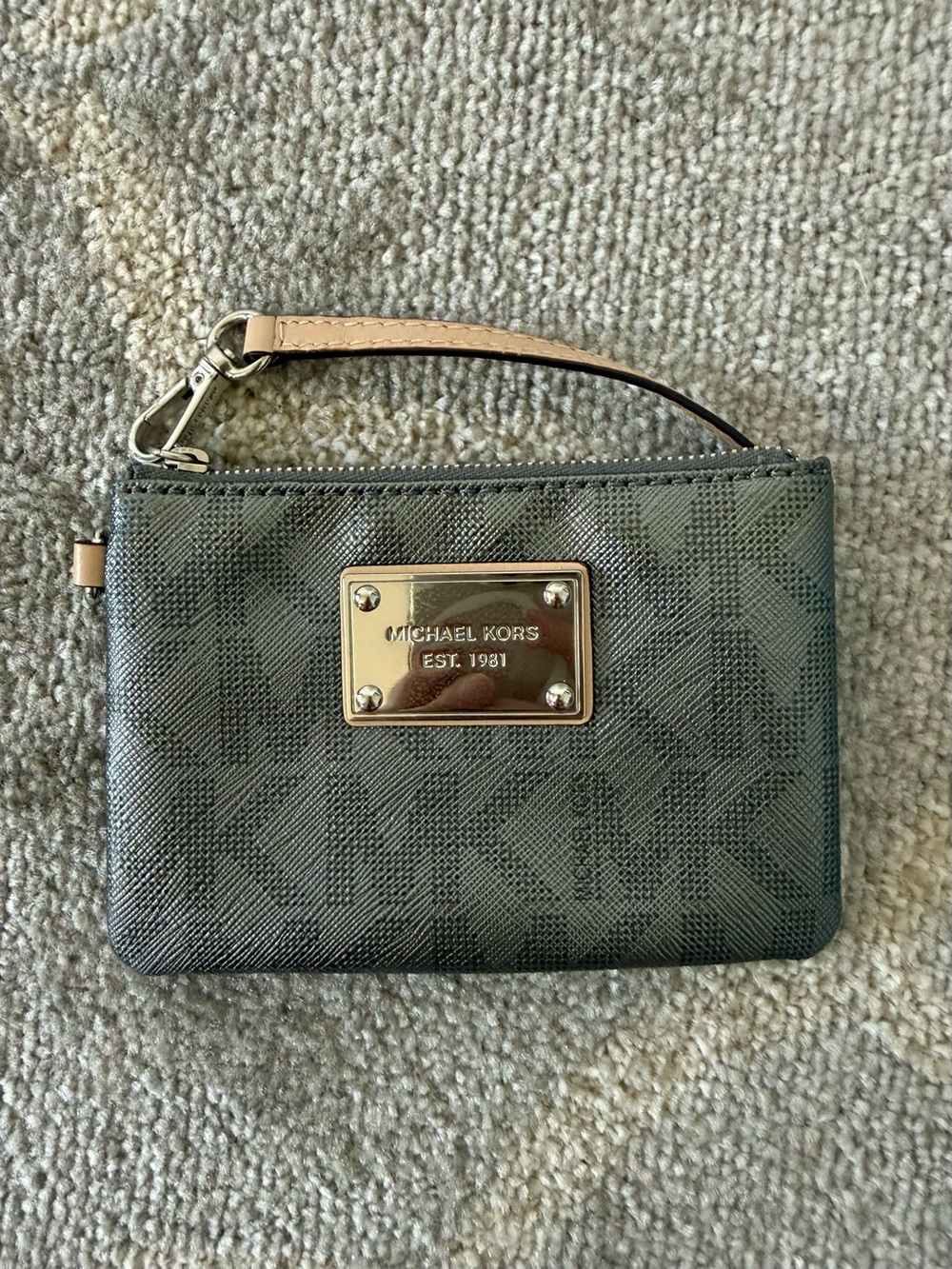 Michael Kors Gray/Black Signature Wristlet Gold Plaque